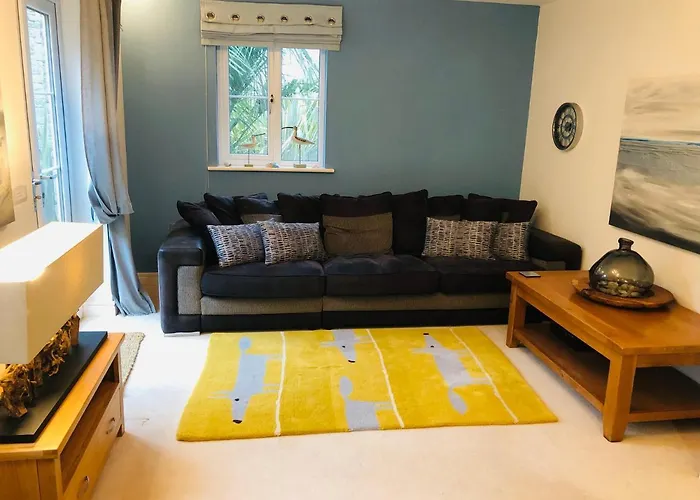 Starfish Cottage- Private Beach Access- Dog Friendly