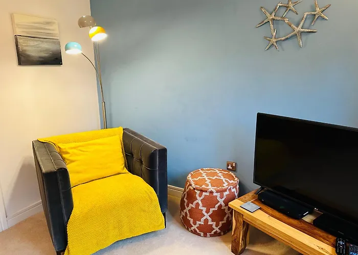 Starfish Cottage- Private Beach Access- Dog Friendly