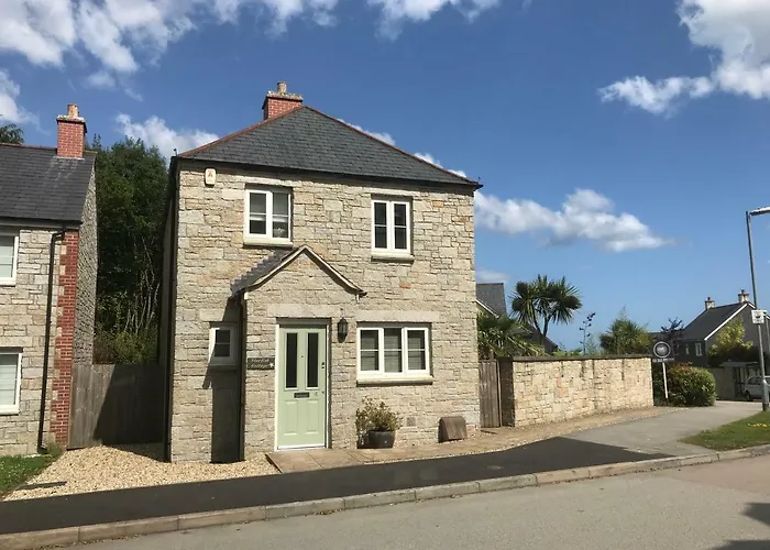 Starfish Cottage- Private Beach Access- Dog Friendly